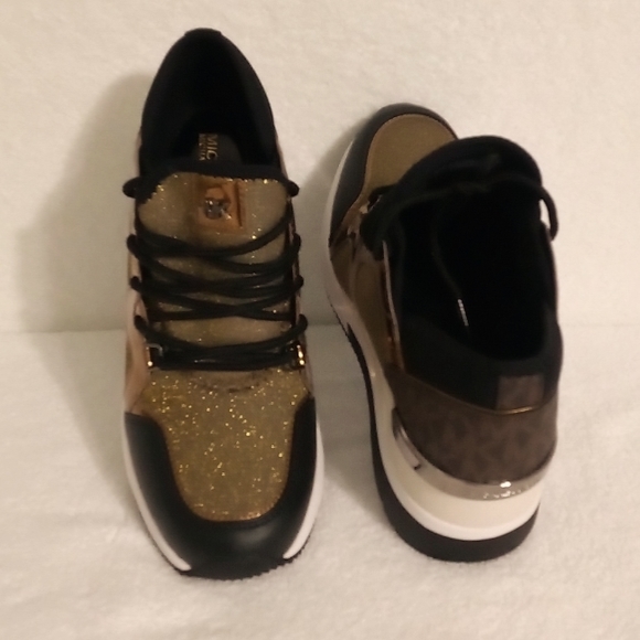 MICHAEL MICHAEL KORS WOMENS LIV TRAINER. SIZE  6M. BRONCE COLOR - Picture 3 of 7